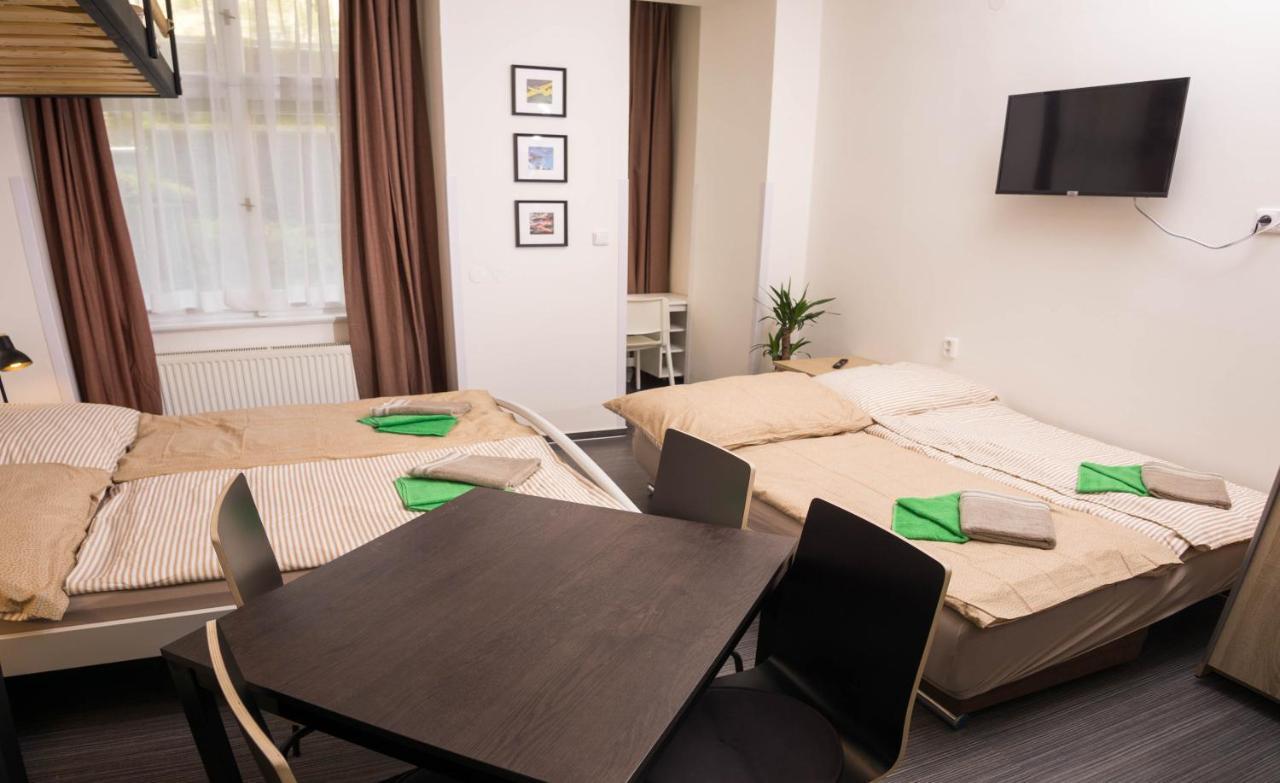 Flying Bed Apartment Close To Prague Castle And Airport Exterior photo