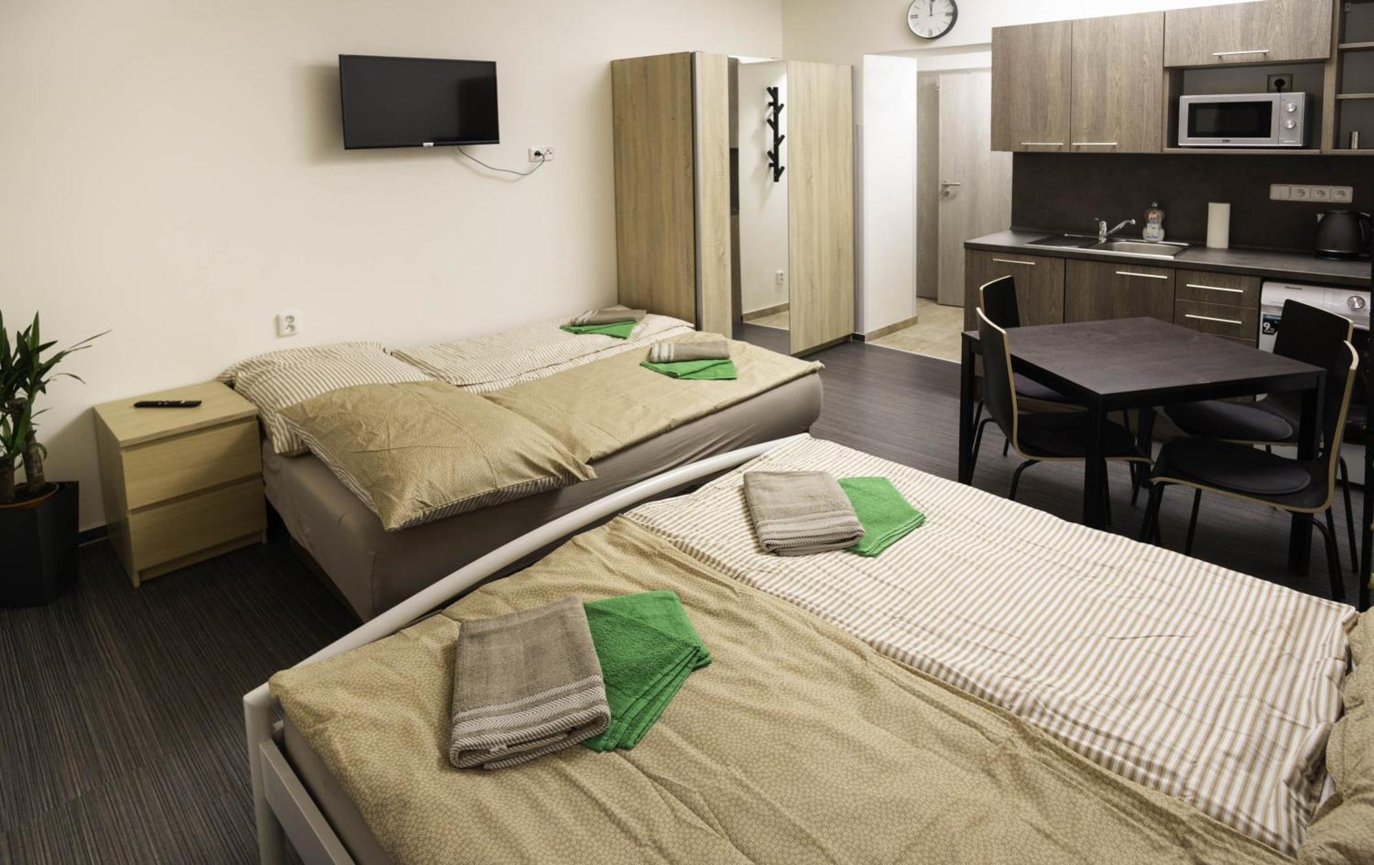 Flying Bed Apartment Close To Prague Castle And Airport Room photo